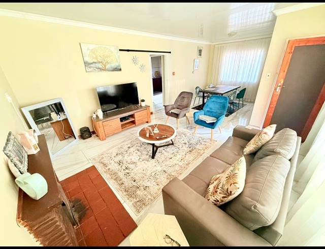 3 BEDROOM HOUSE FOR SALE IN VANDERBIJLPARK CW 2